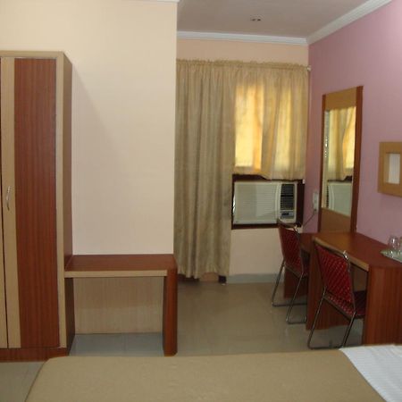 Bari International Hotell Bhubaneswar Rom bilde